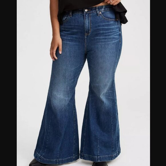 24R TORRID Festi Sky-High Super Flare Jean NWT - Picture 1 of 9